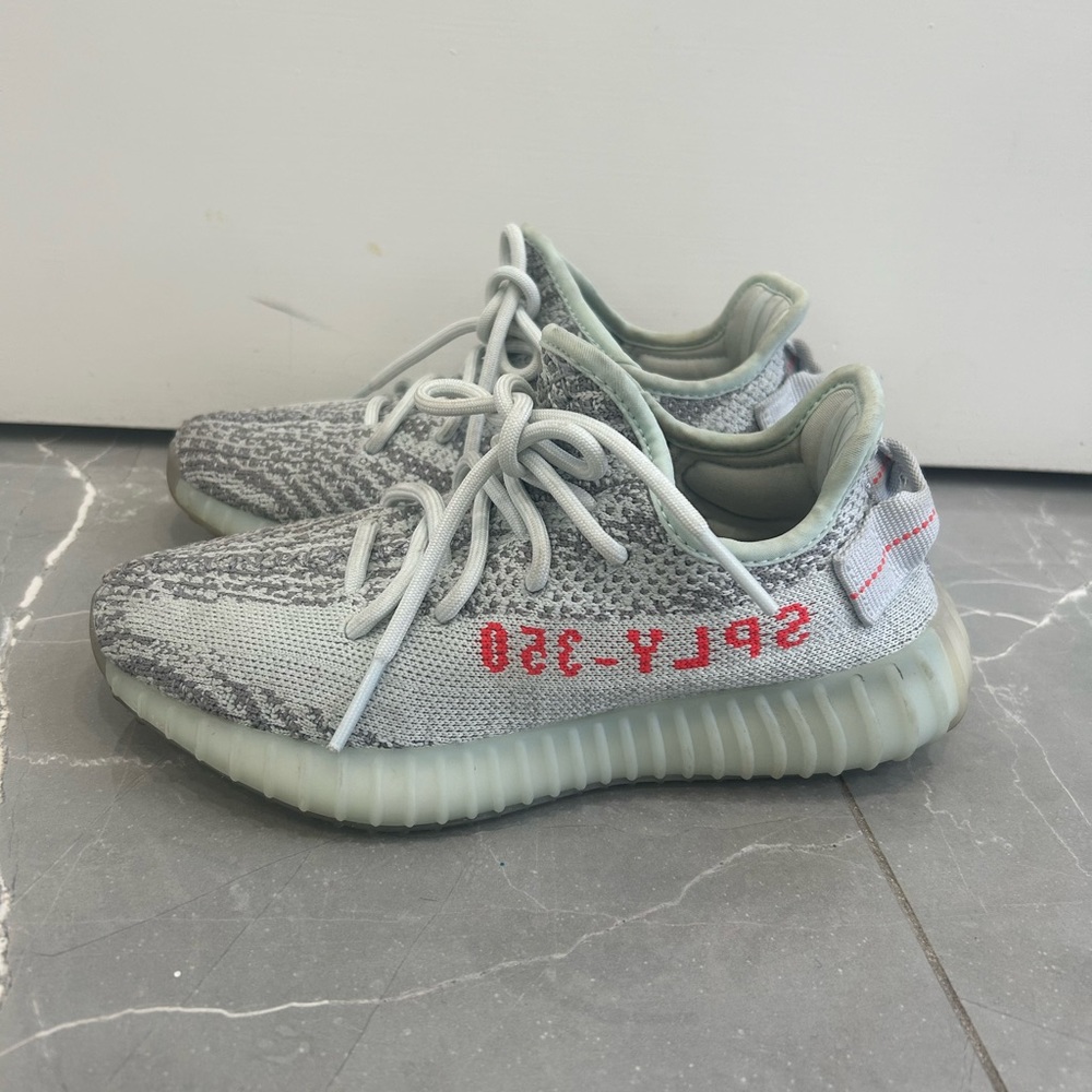 Yeezy x Adidas Mint color size 4
